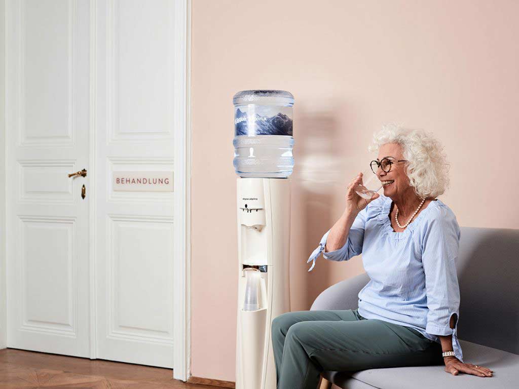 Wasser trinken ist gerade im Alter wichtig