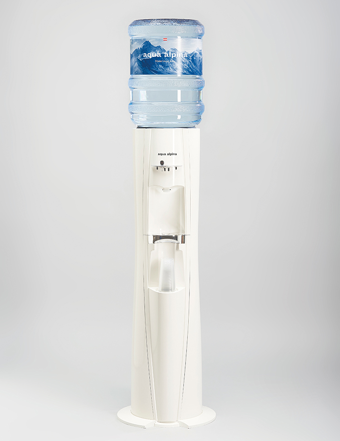 Wasserspender mit frischem Alpenwasser