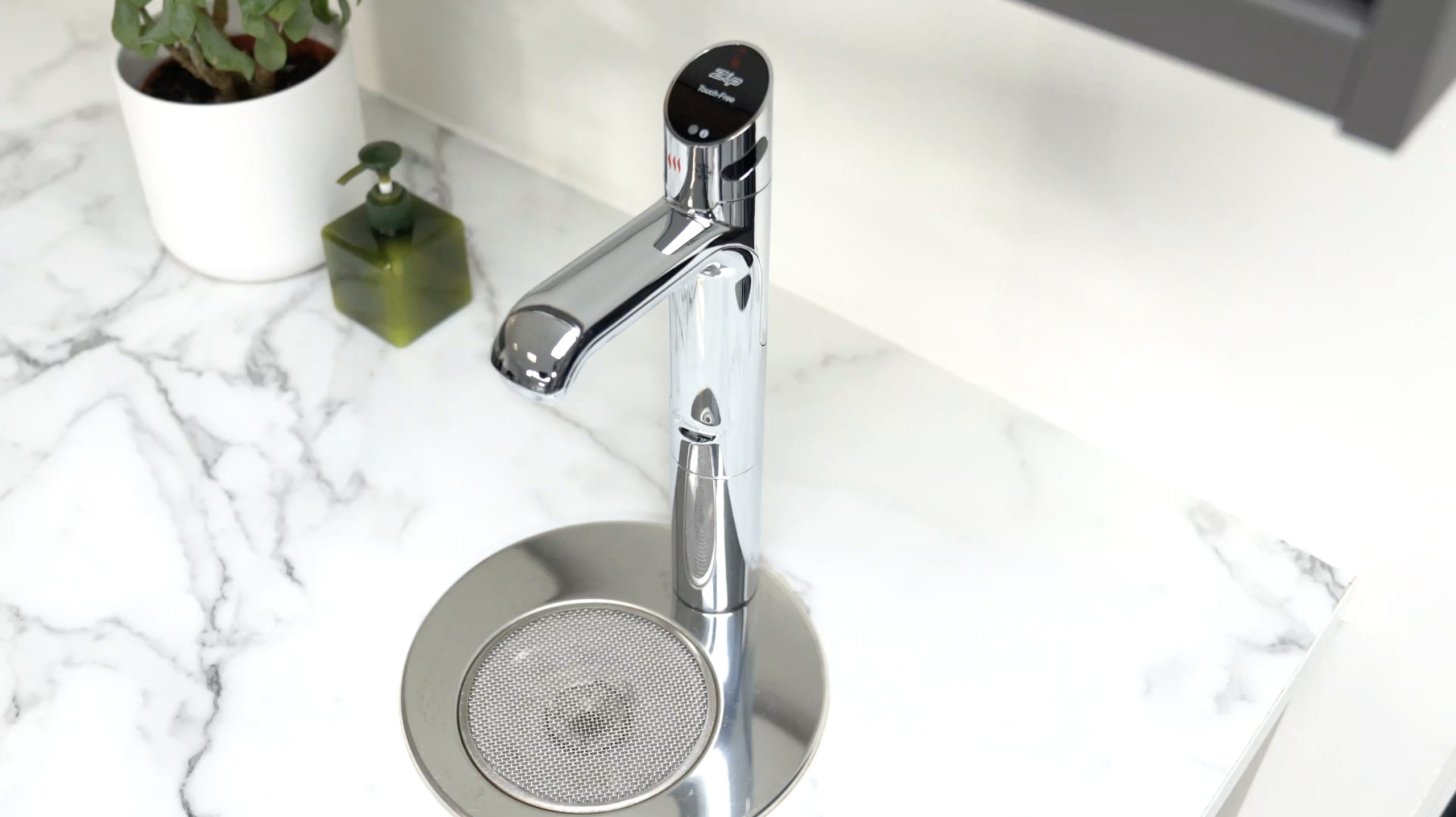 Wave Above Leitungsgebundener Wasserspender Soda Premium Nimmt Sich Wasser