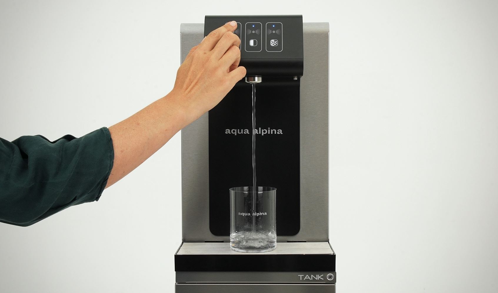 B2B POU Soda Premium Touch Free Frontansicht Bedienung Wasserkglas Wird Gefuellt B2B POU Soda Premium Touch Free Frontansicht Bedienung Wasserkglas Wird Gefuellt