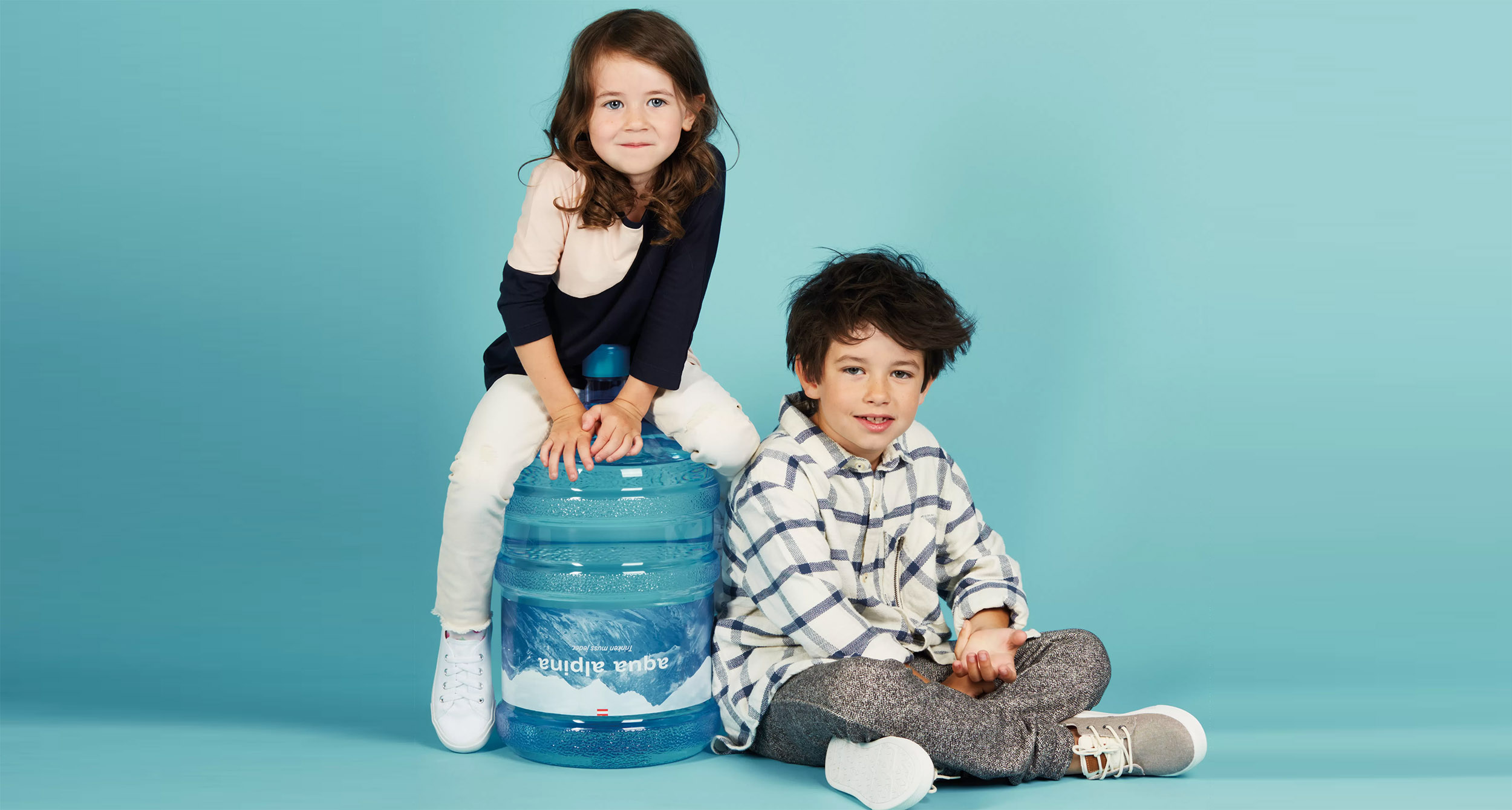 Wassergallone mit Kindern
