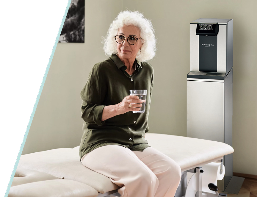 Wasserspender Soda Premium Plus Mit Frau Im Arztzimmer
