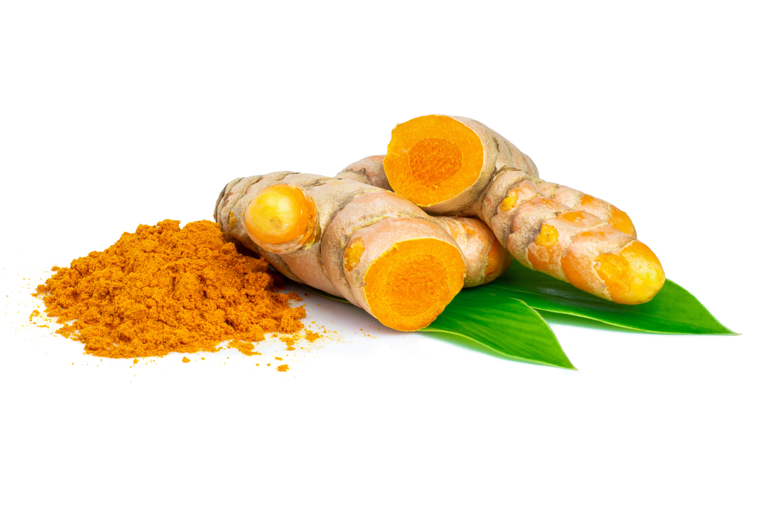 Tumeric,Rhizome,With,Green,Leaf,And,Pile,Of,Turmeric,Powder kurkuma